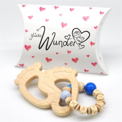 gl&uuml;cksWunder Holz Greifling Babyf&uuml;&szlig;chen Buche natur personalisiert mit Name (Himmel)